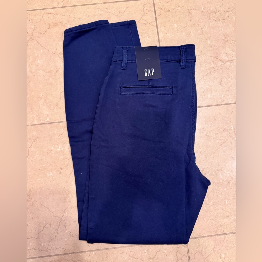 Gap women’s skinny stretch pants - size 8 brand new